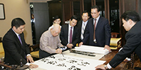 中國(guó)建筑裝飾協(xié)會(huì)三任會(huì)長(zhǎng)李秉仁、張恩樹(shù)、馬挺貴一齊親臨我集團(tuán)調(diào)研指導(dǎo)